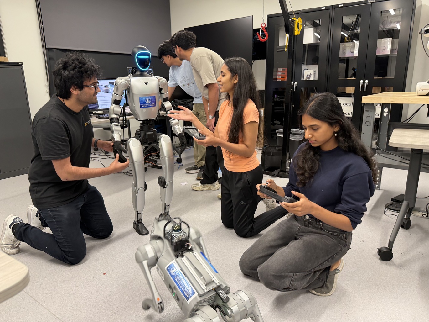 digital lab students building robots